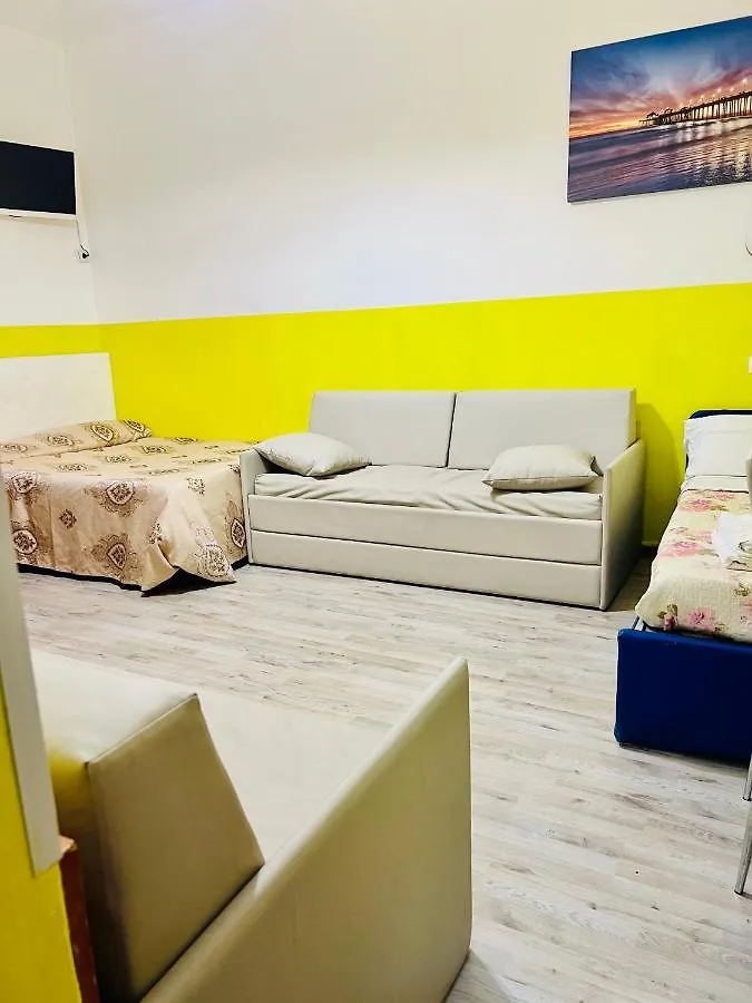 Roma Guest House 0*,